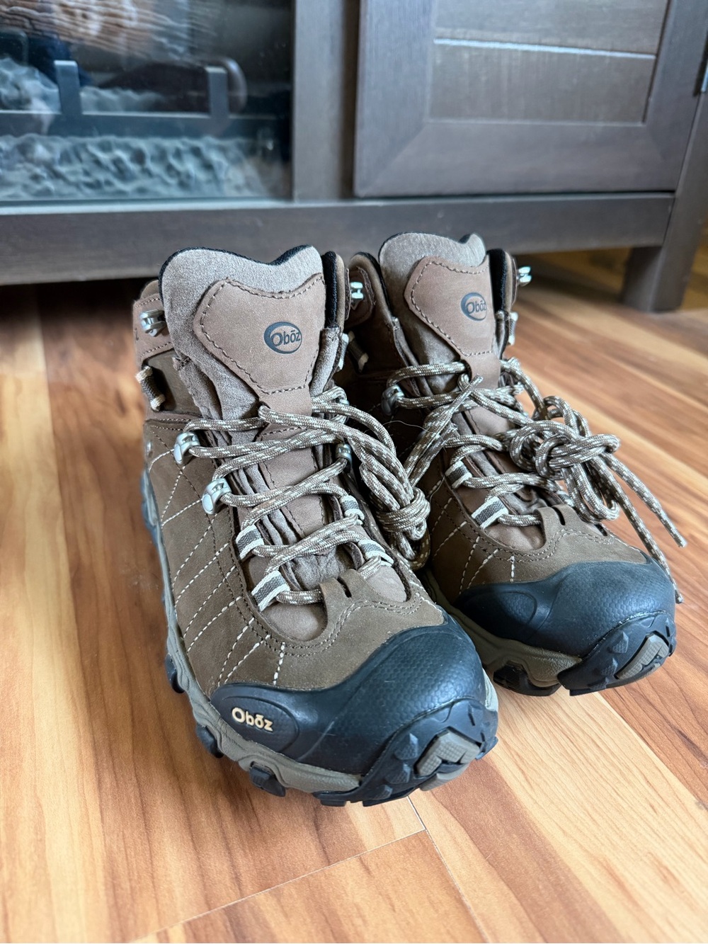 Oboz Women's Brown Lace-Up Hiking Boots — Supportive Trail Footwear